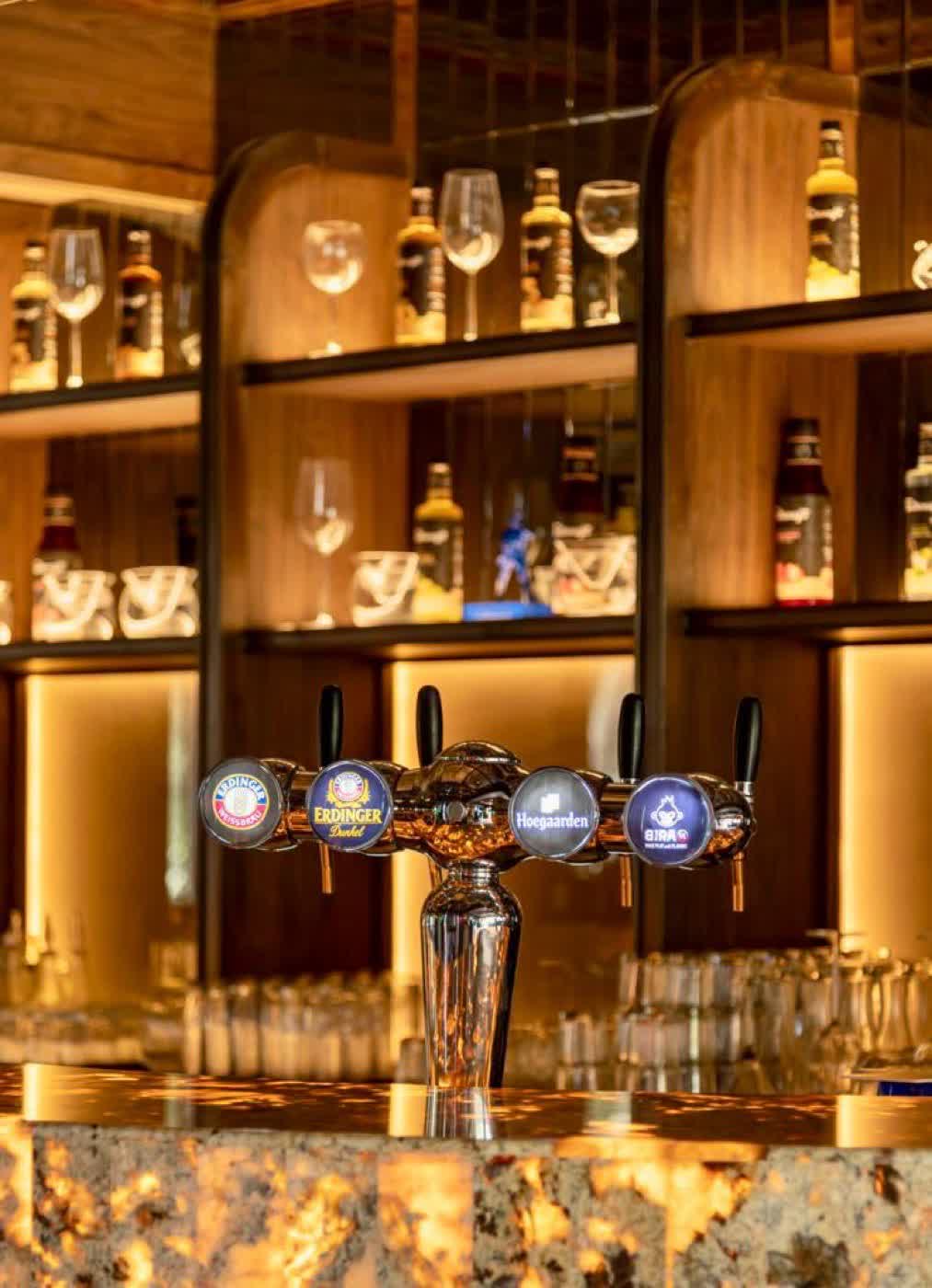 Farzi Café bar detail